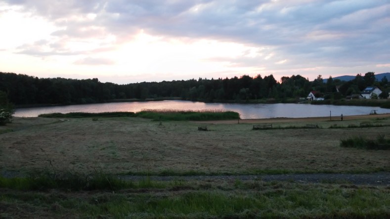 Sieniawka jezioro różowy zach