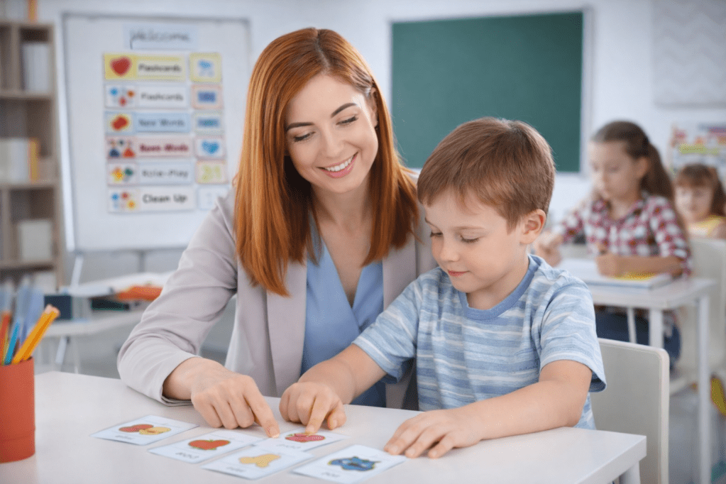 Angielski w ASD: rutyny i scenariusz 30-minutowej&nbsp;lekcji